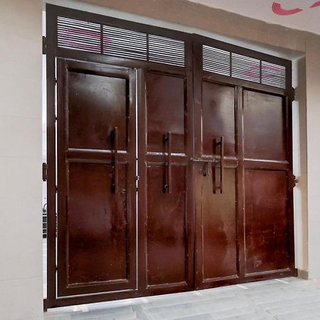 Hotel The Arrow Near Paschim Vihar Delhi  Ngoại thất bức ảnh