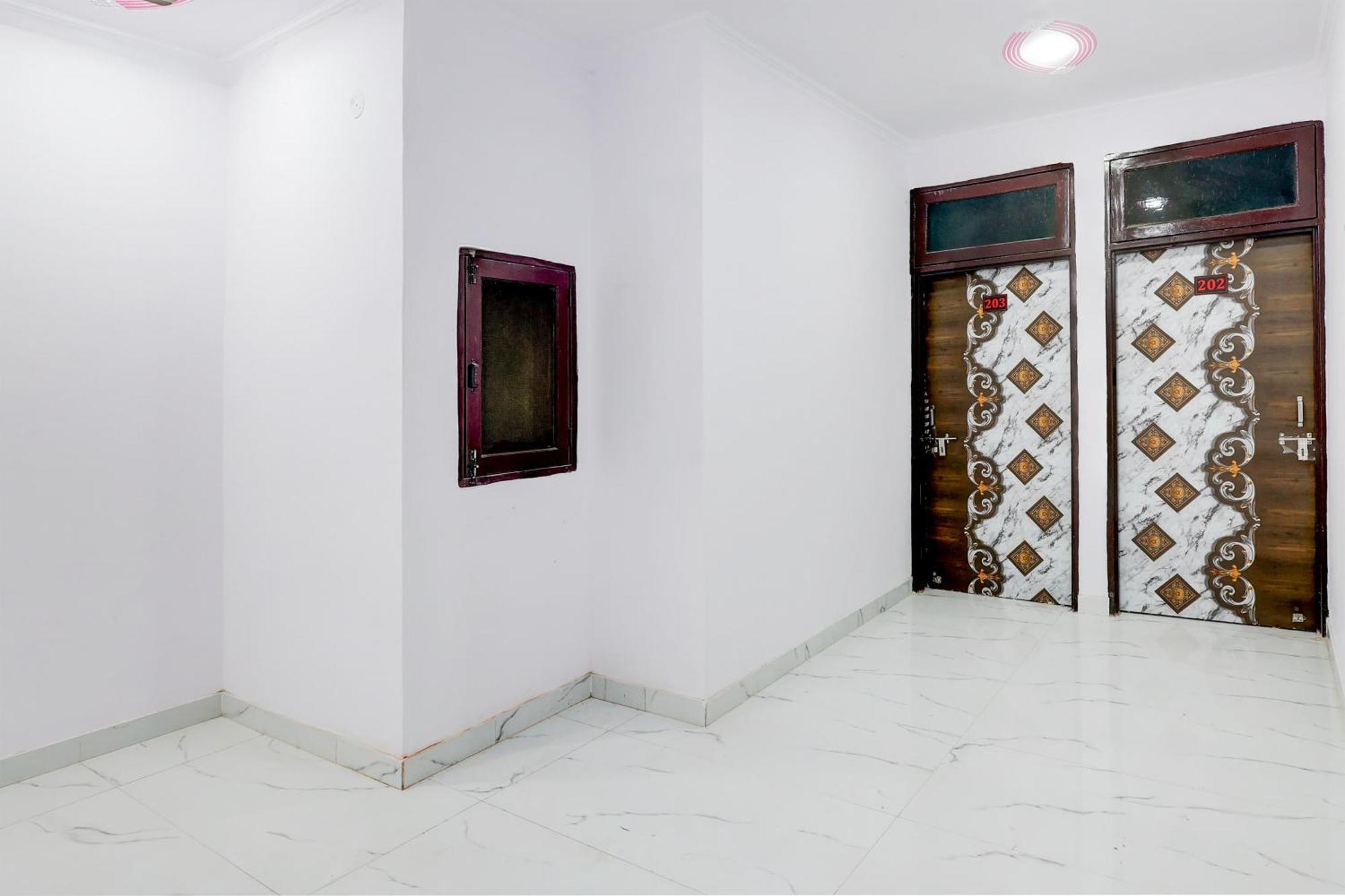 Hotel The Arrow Near Paschim Vihar Delhi  Ngoại thất bức ảnh