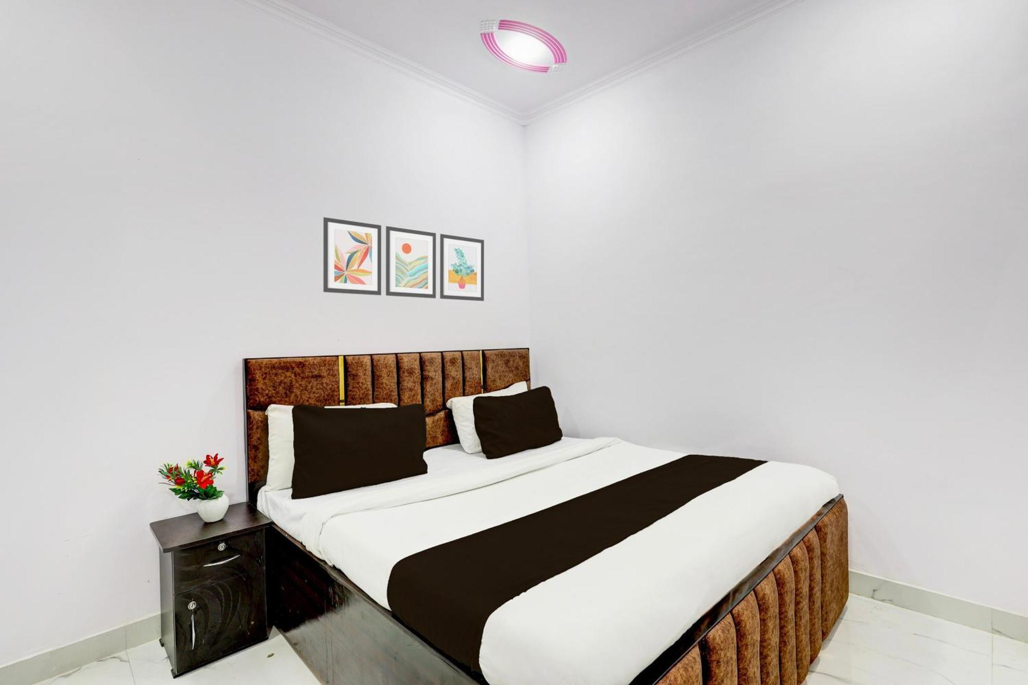 Hotel The Arrow Near Paschim Vihar Delhi  Ngoại thất bức ảnh
