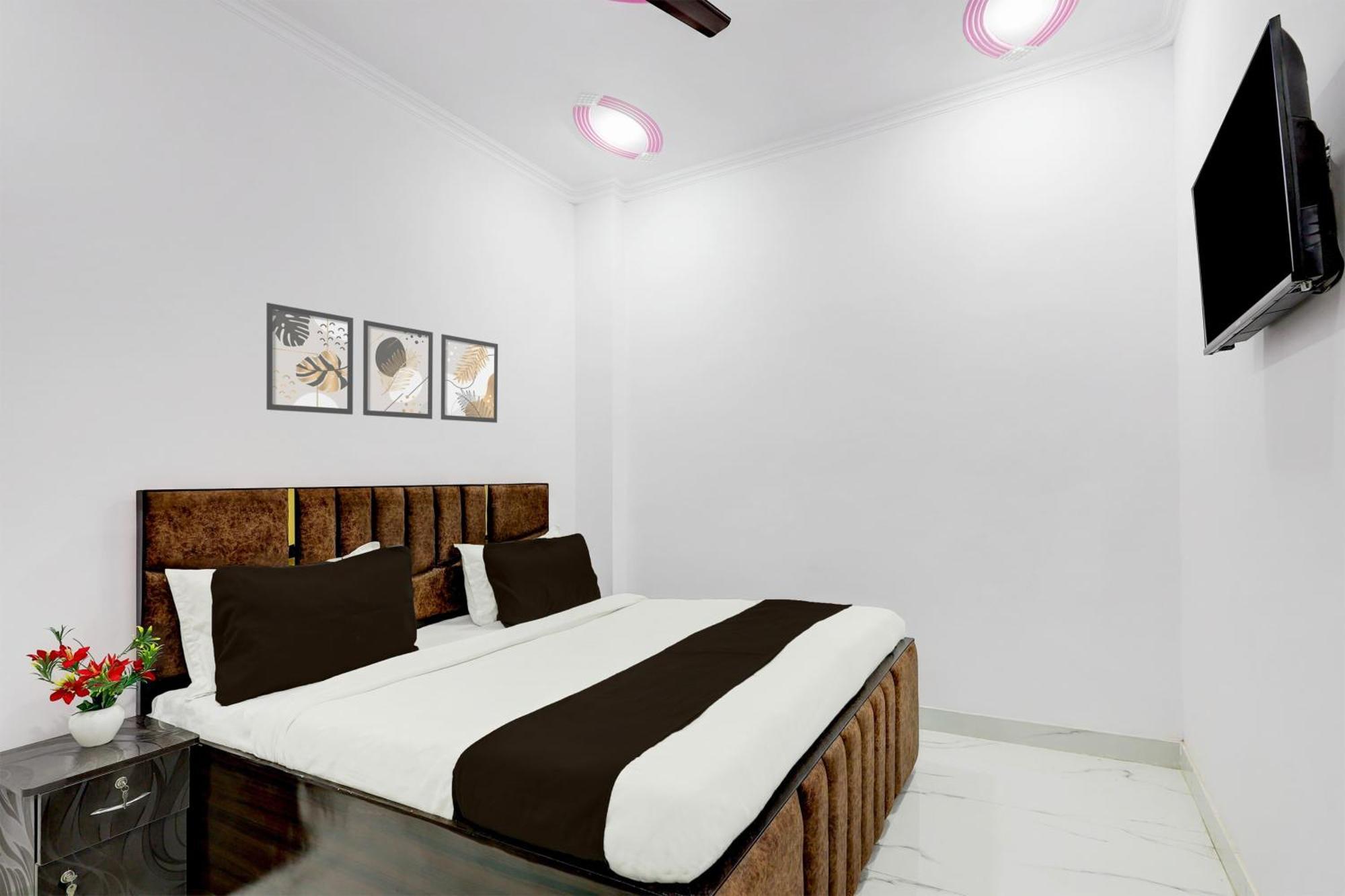 Hotel The Arrow Near Paschim Vihar Delhi  Ngoại thất bức ảnh